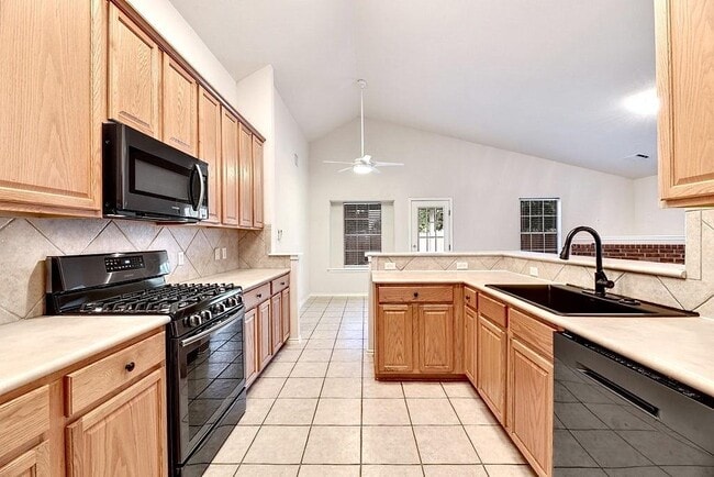 Building Photo - 10516 Beard Ave