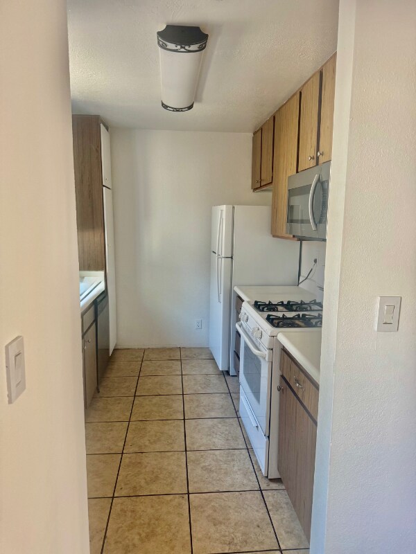 Building Photo - 7115 Etiwanda Ave