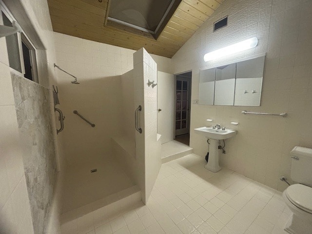 Primary Bath - 808 N Valley St