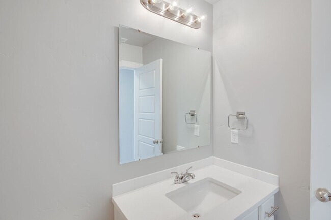 Building Photo - At Last, This Is What You’ve Been Searching For.