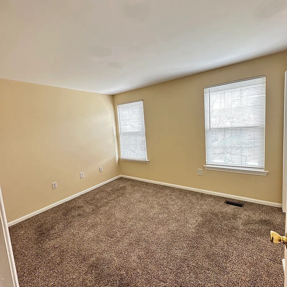 Building Photo - 6727 Mink Ct