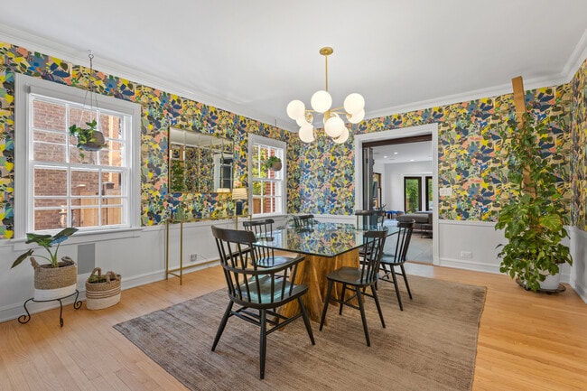 Building Photo - 9526 Lawndale Ave