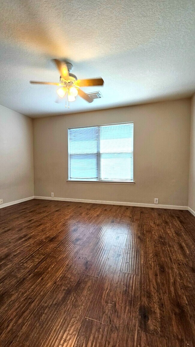 Building Photo - 714 Cypresswood Ridge