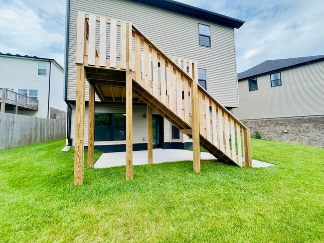 Building Photo - 540 Ryan Dr
