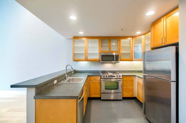 Building Photo - 125 Gilbert St