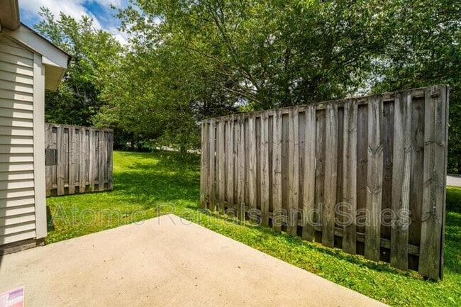 Building Photo - 322 Hawthorne Oaks Way