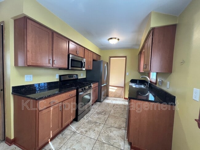 Building Photo - 3307 Gleaves Ct