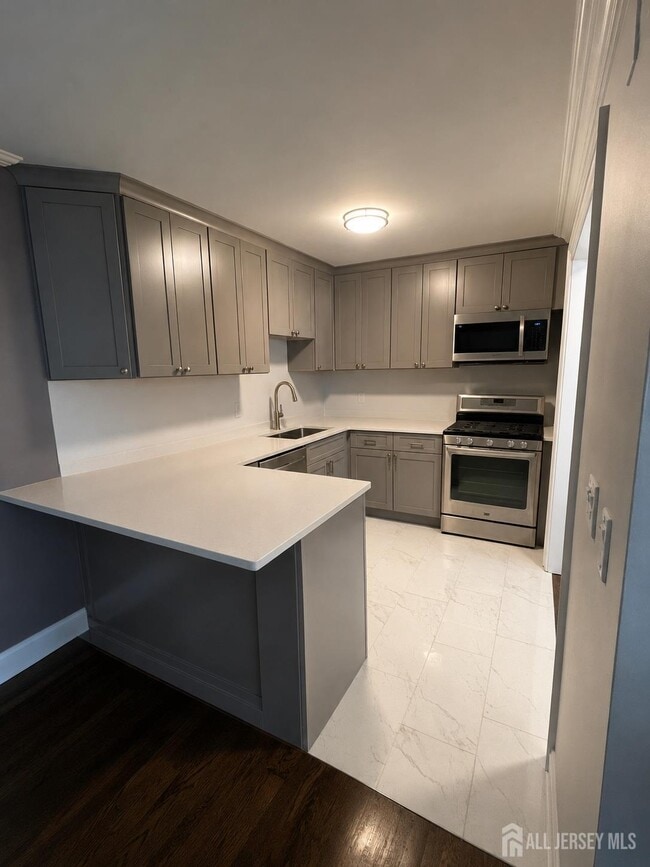 Building Photo - 915 Cricket Ln