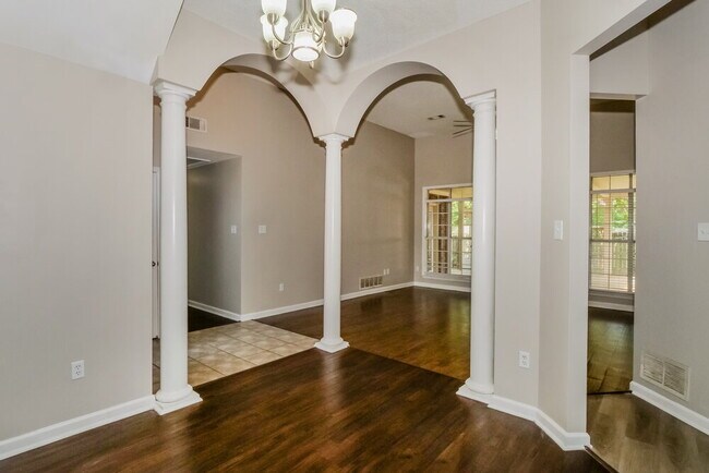 Building Photo - 320 Terry Rd