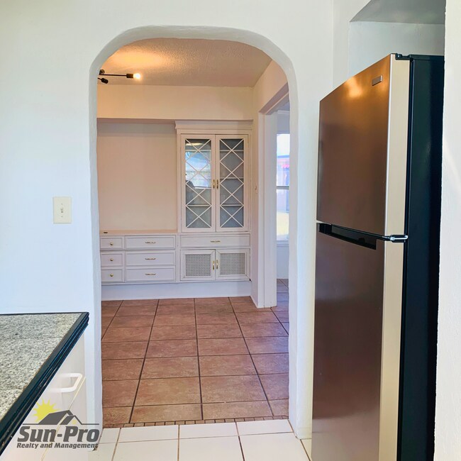 Building Photo - 40 Beechwood Dr