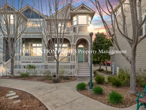 Building Photo - 33 Ranch Dr