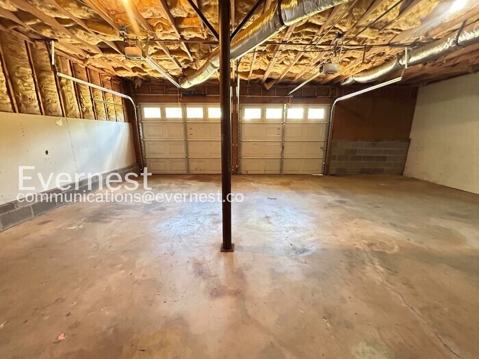Building Photo - 313 Silverthorne Cir