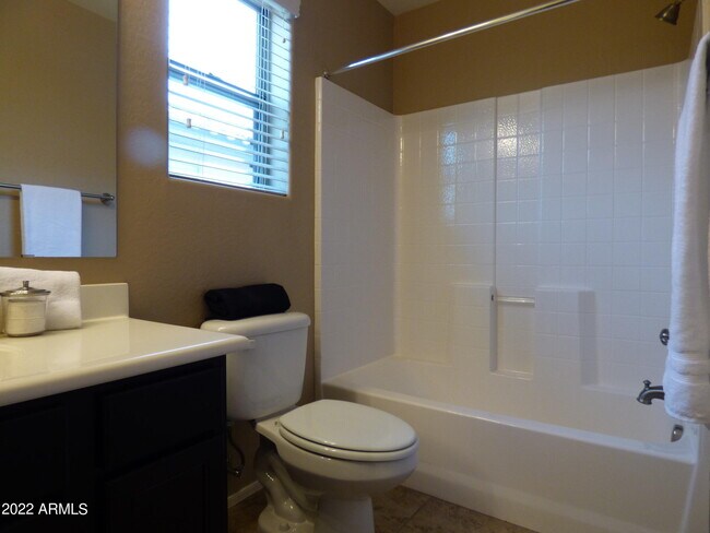 Building Photo - 8623 S 40th Dr