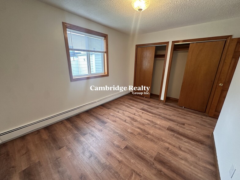 Building Photo - 255 Elm St