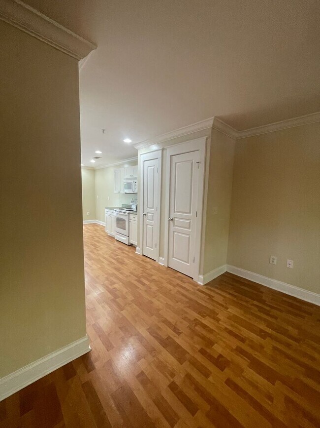 Building Photo - 14-1413 Ordonez