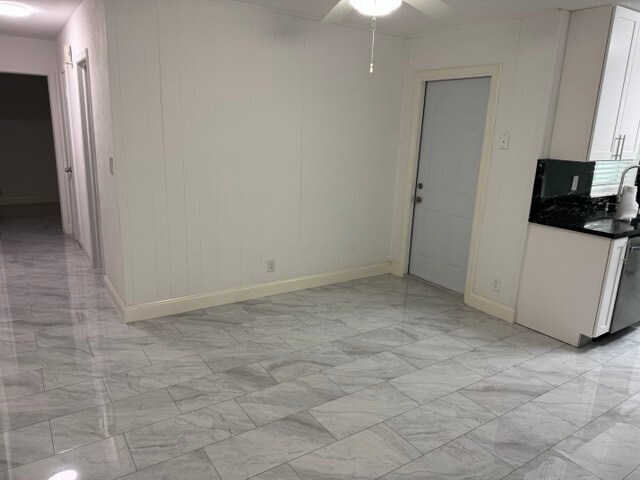 Building Photo - 6904 Doral