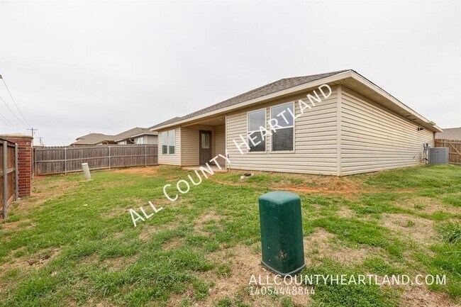 Building Photo - 3425 Molly Dr