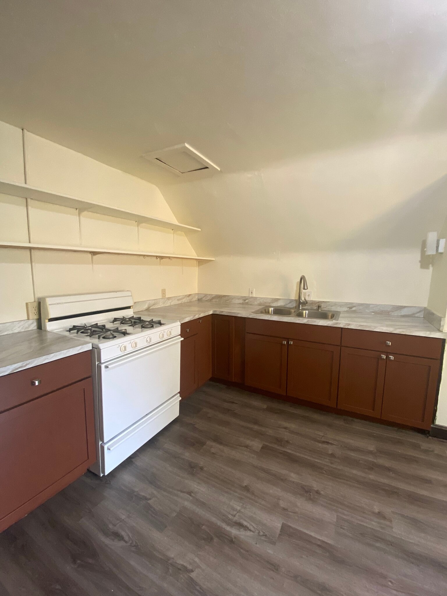 Building Photo - 1242 E Mifflin St