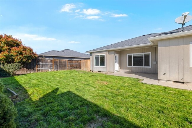 Building Photo - 2540 Bethany Ct