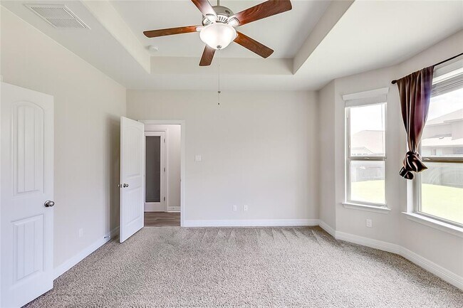 Building Photo - 3625 Lunet Ring Way