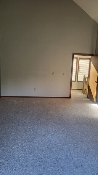 Building Photo - 3827 Nassau Ave NE