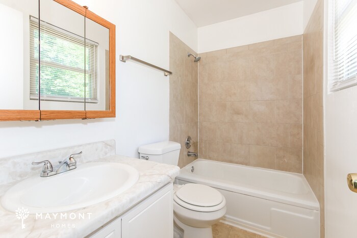 Building Photo - 2515 Teakwood Dr