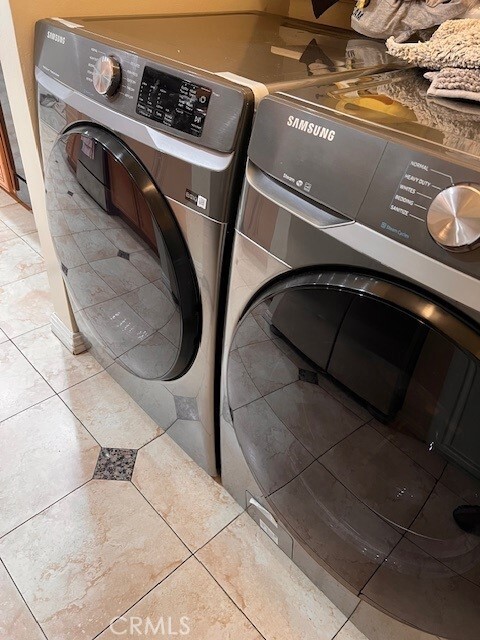 Building Photo - 15854 Chatsworth St