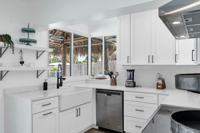 Primary Photo - 2233 SE 15th St