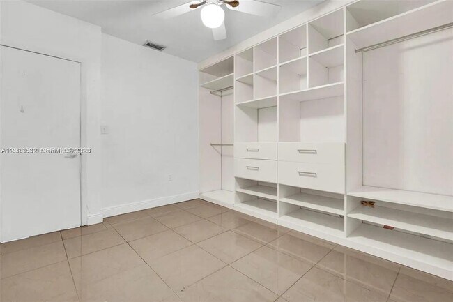 Building Photo - 437 Swan Ave