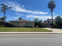 Building Photo - Spacious 4-Bedroom Home with Bonus Rooms N...