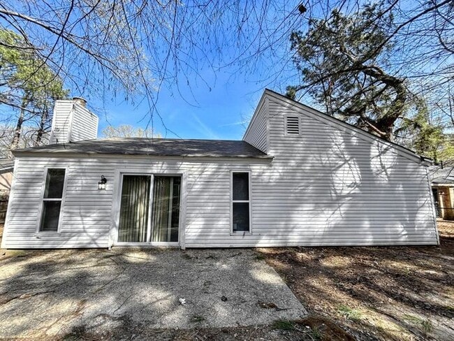 Building Photo - 3333 Leschallas Dr