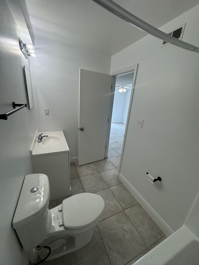 Building Photo - 1181 Bentley Rd