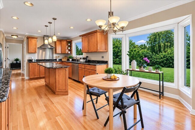 Building Photo - 6201 Sleepy Hollow Ln