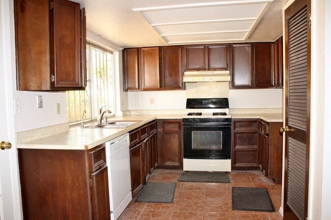 Building Photo - 7321 Ramada Dr