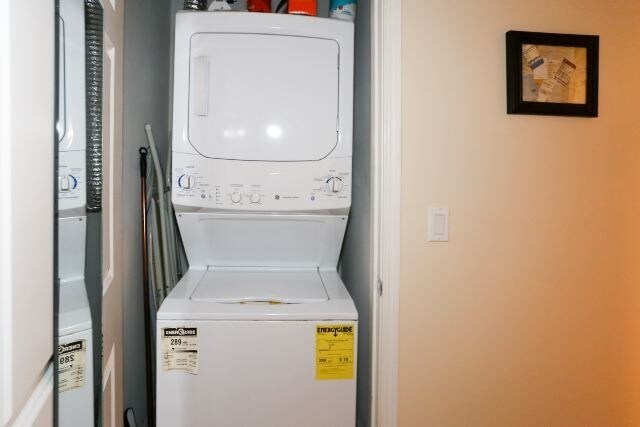 Building Photo - 3655 N Southport Ave