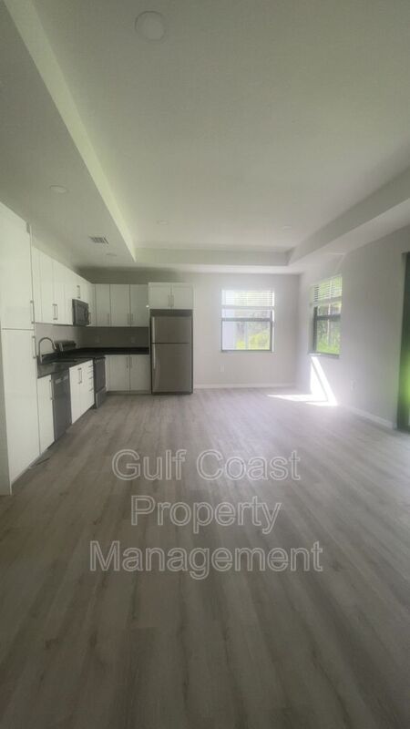 Building Photo - 1926 Marlay Ave