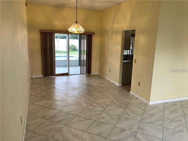 Building Photo - 369 Sterling Dr