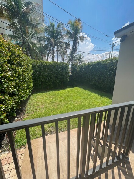 Building Photo - 2510 SW 27th St