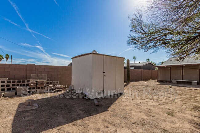 Building Photo - 10546 E Boise St