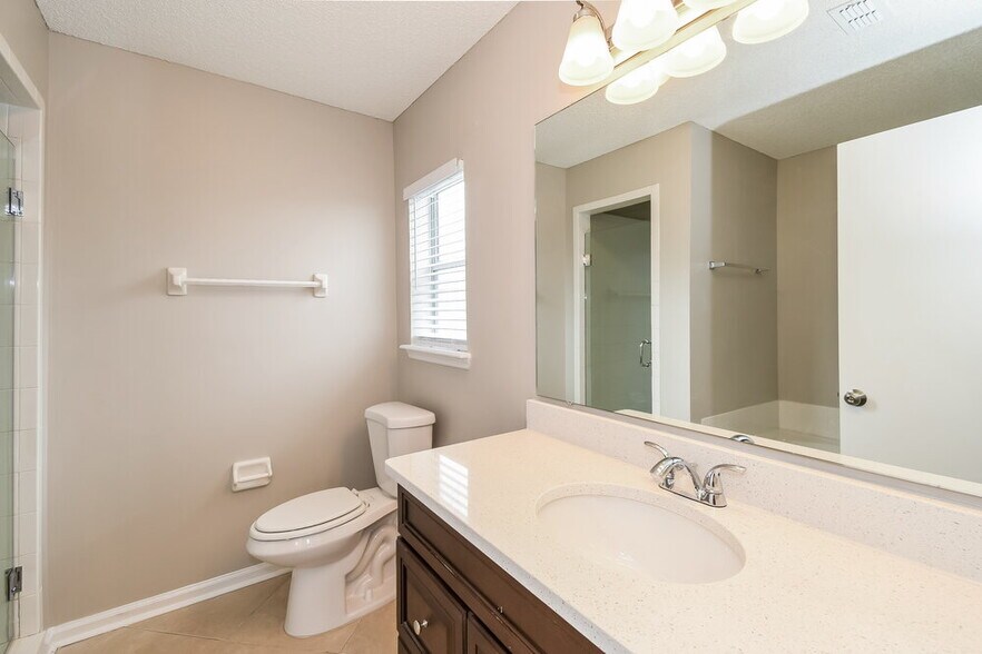 Building Photo - 732 Lake Geneva Dr