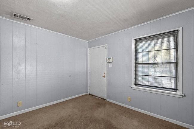 Building Photo - 2754 Lakehurst Ave