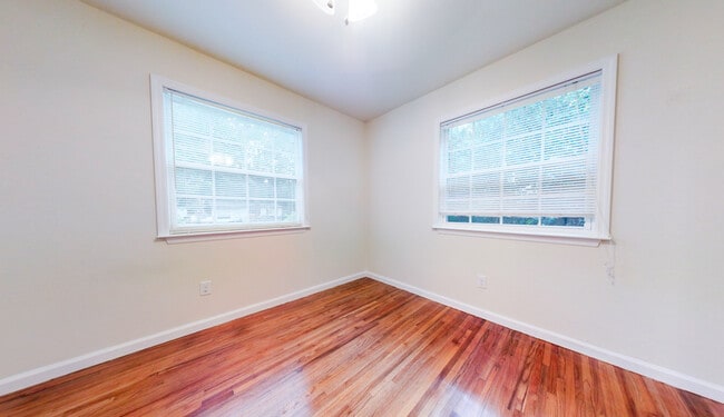 Building Photo - 1904 Karen Ln