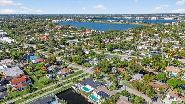 Building Photo - 1940 NW 32nd St