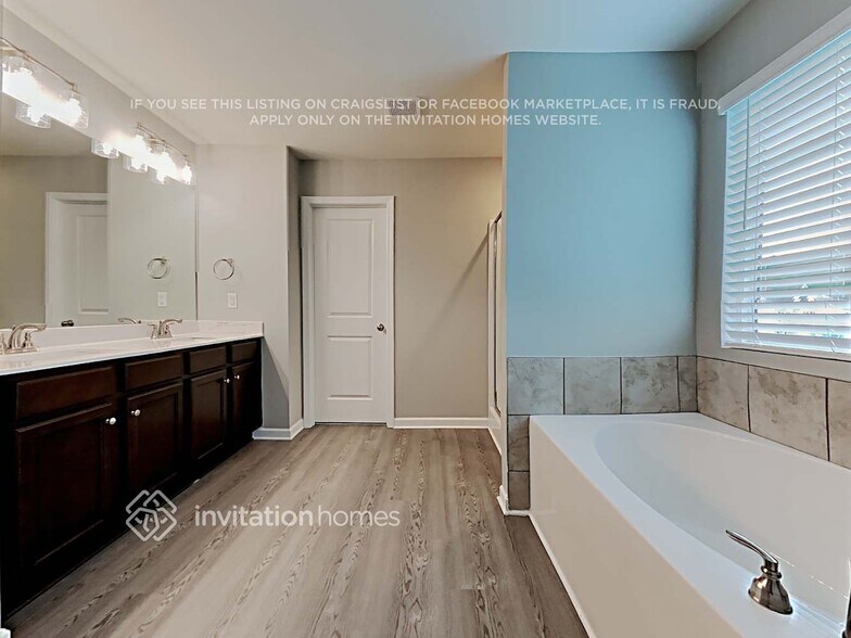 Building Photo - 168 Lantana Crossing