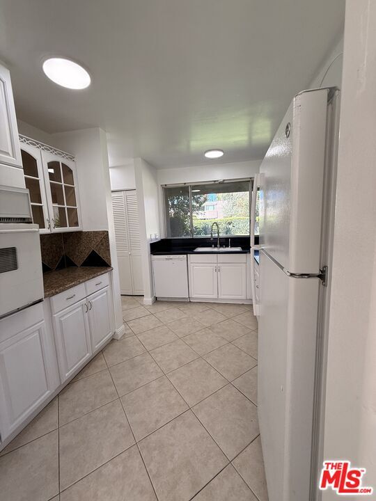 Building Photo - 18110 Killion St