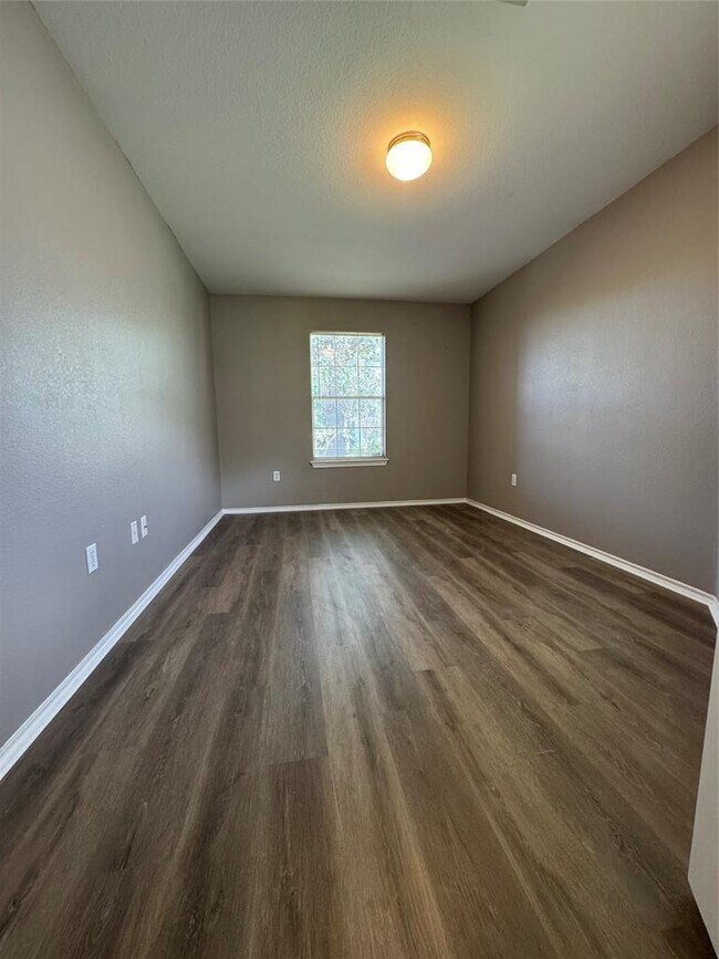 Building Photo - 7201 Cayenne Ln