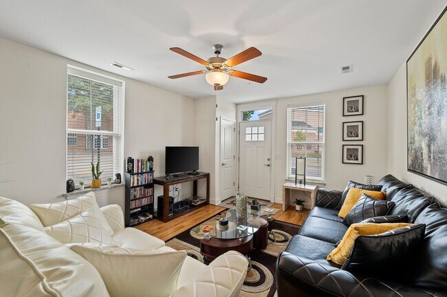 Building Photo - The Fountain Square Apartments