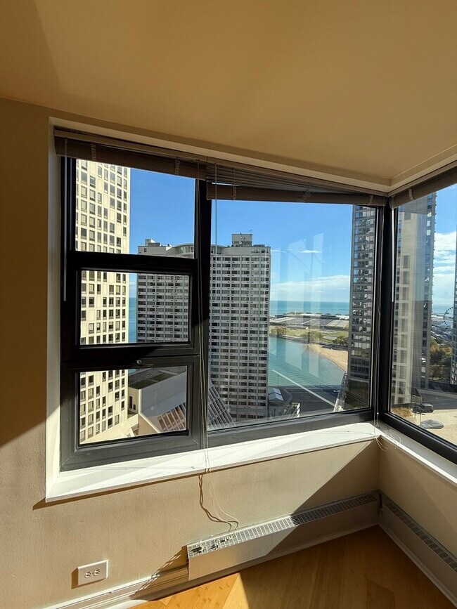 Building Photo - 401 E Ontario St