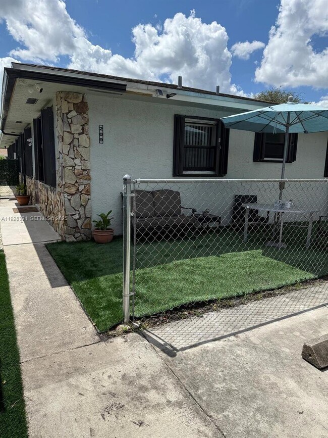 Building Photo - 208 NW 7th St