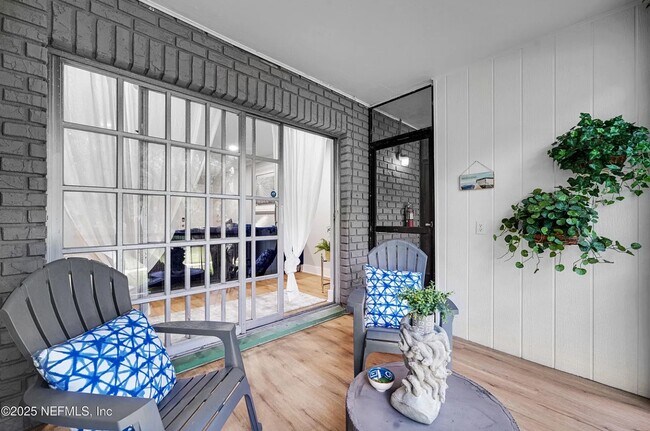 Building Photo - 4315 Plaza Gate Ln S